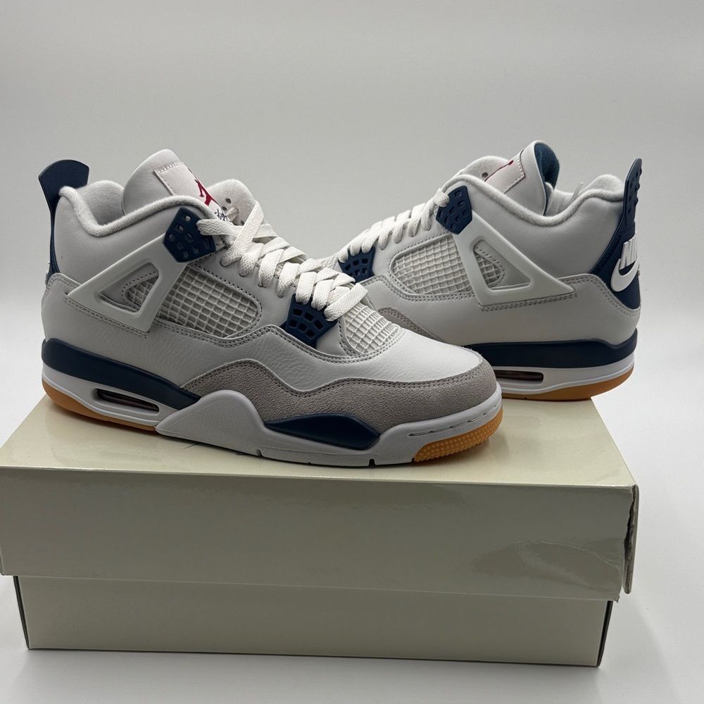 Nike SB x Air Jordan 4 Retro SP Men's White and Navy Sneakers- Size 9.5